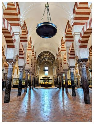 Mezquita-Catedral: The hypostyle hall