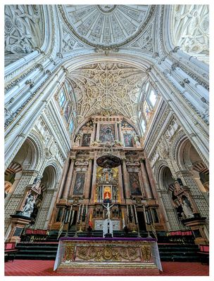 Mezquita-Catedral: The 16th century Renaissance cathedral