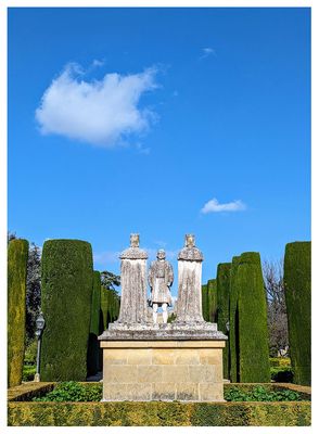 Alczar Gardens: Promenade of Kings statue of Columbus and the Monarchs