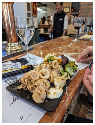 Los Manueles: calamari
