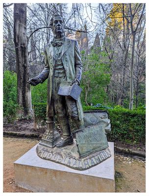 Washington Irving statue
