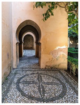 The Alhambra: Patio de la Lindaraja