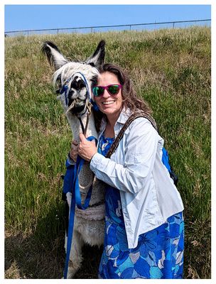 Llama hugs