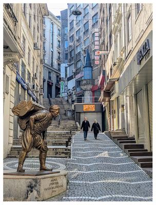 Hamal Statue in Fatih District