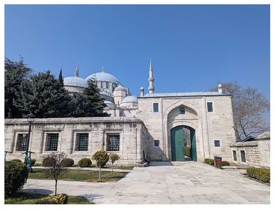 Gate to Süleymaniye Mosque