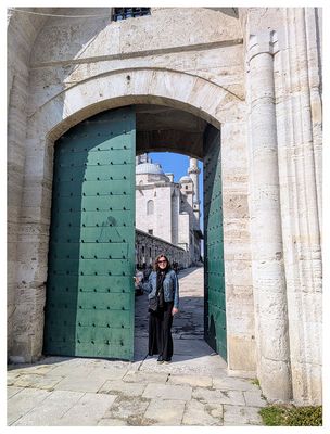 Gate to Süleymaniye Mosque