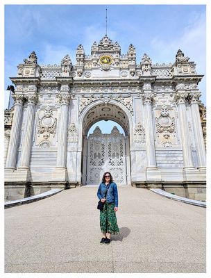 Saltanat Gate