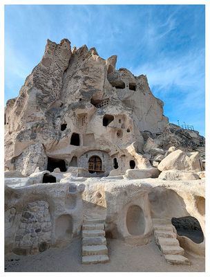 Uhisar Castle