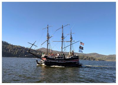 Pirate ship tour