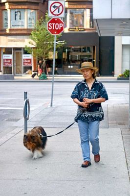Dog walk @f2.8 NEX5