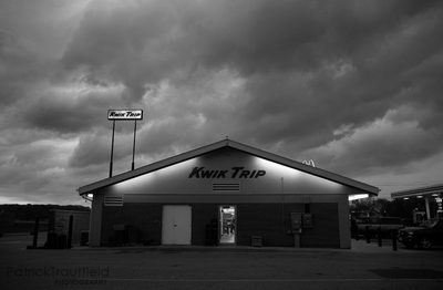 IMG_0589_e_bw.jpg