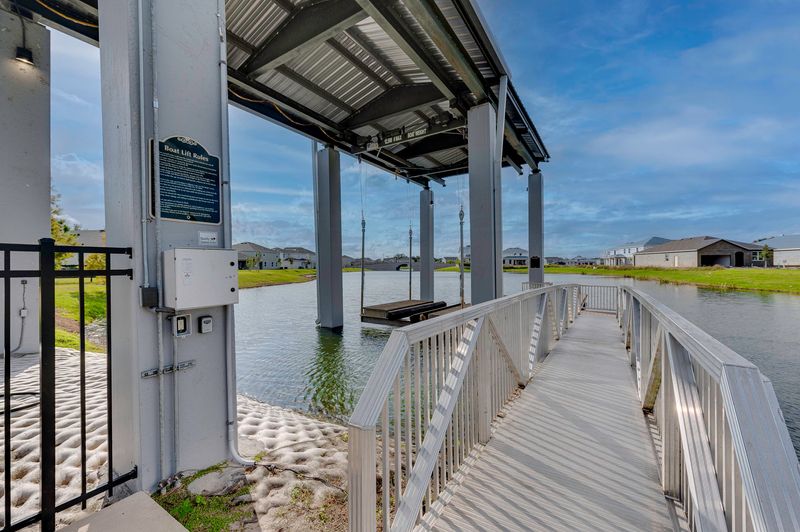 AlligatorLakeBoatLift3.jpg