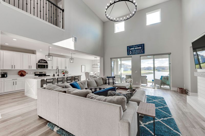 FamilyRoom1.jpg