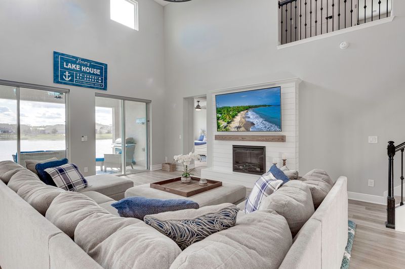 FamilyRoom2.jpg