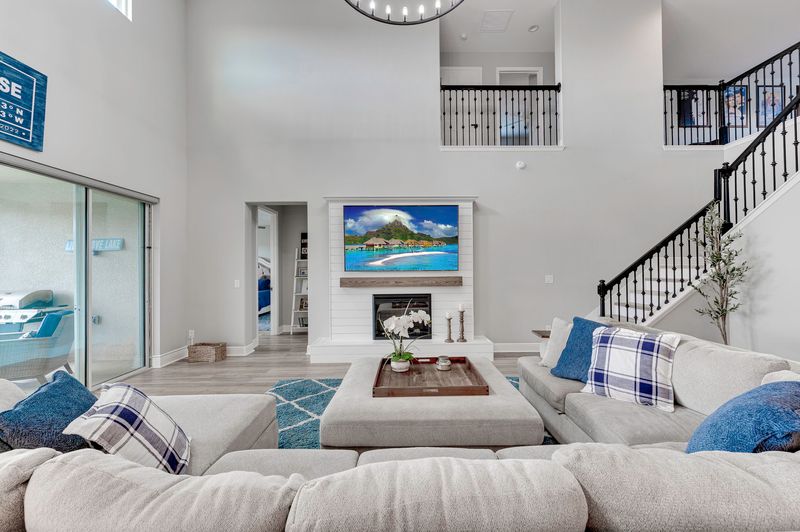 FamilyRoom5.jpg