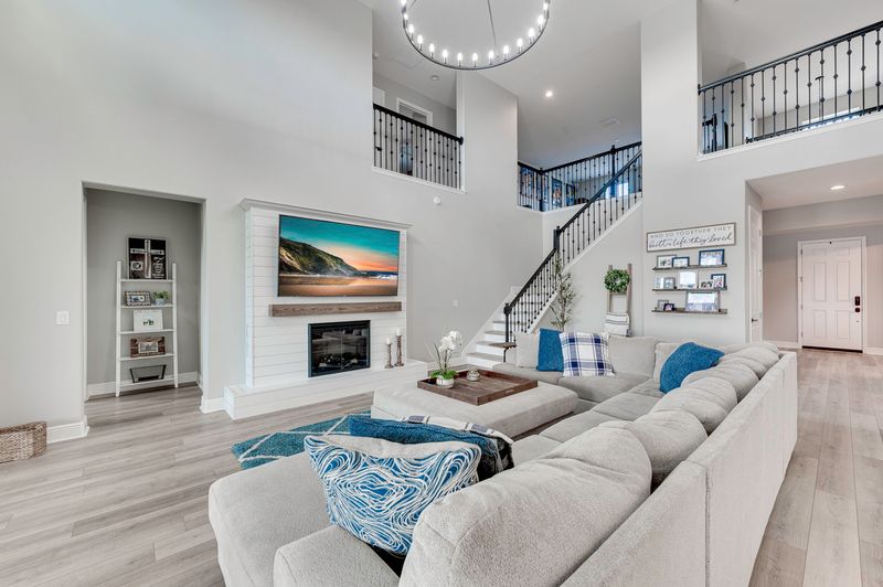 FamilyRoom6.jpg
