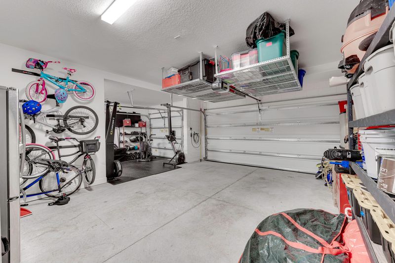 Garage1.jpg