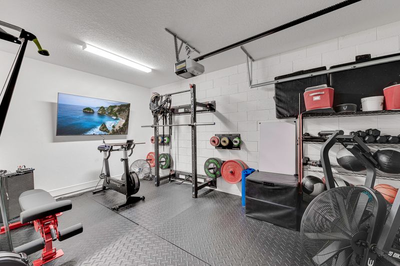 Garage2.jpg