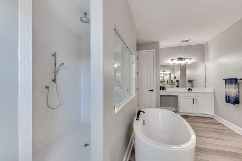 MasterBathroom3.jpg