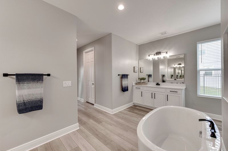 MasterBathroom4.jpg
