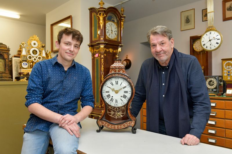 Plongée dans un atelier d’exception : au cœur du temps restauré à Sainte-Croix