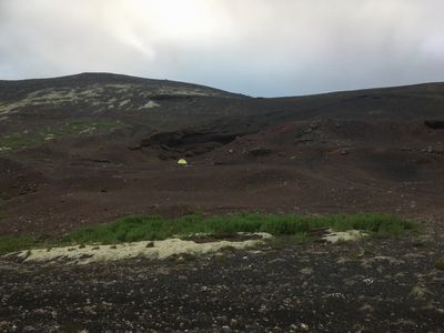 A 15 km de ahi hizo erupcin el volcn 2 semanas mas tarde de esa acampada, timing rocks!