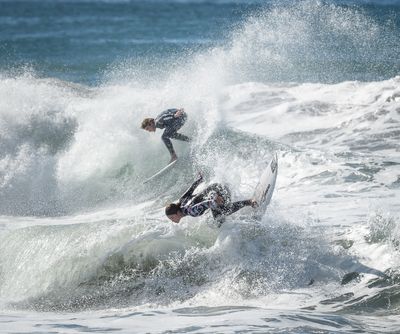 Synchronized Surfing