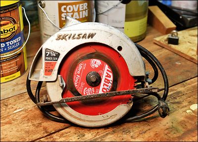 skill_saw_01_6664.jpg