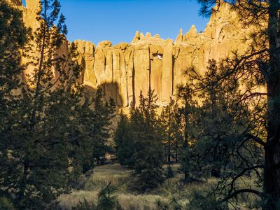 Smith Rock with the Brehms 250116
