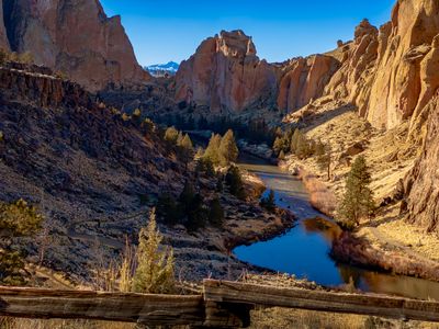 Smith Rock with the Brehms 250116