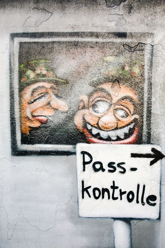 Passkontrolle on the Berliner Mauer, Berlin