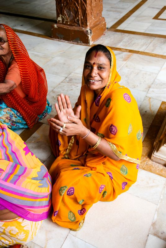 Clapping in Worship, Jodphur, India