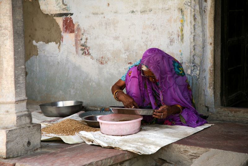 Sifting Her Grain, Tordi Garh, India