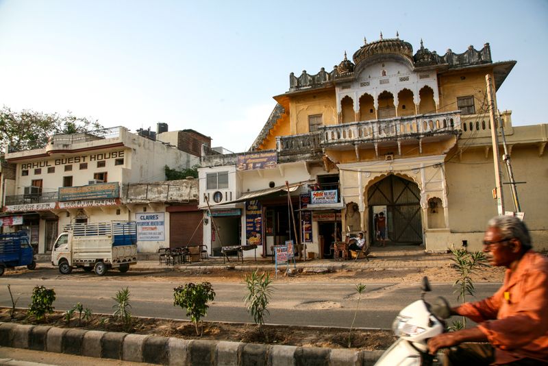 Arriving into Pushkar, India