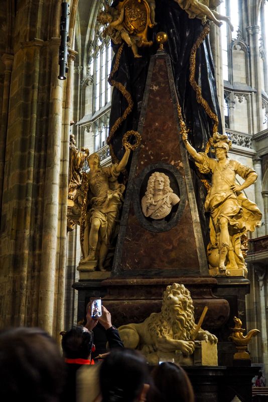 Celebrity and Lion, St Vitus Cathedral, Prague, Czechia