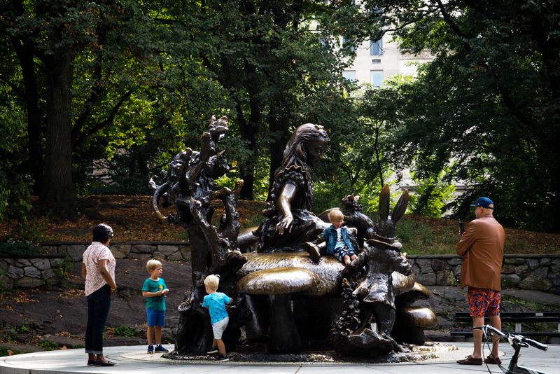 To Clamber Alice in Wonderland, Central Park, New York City, USA