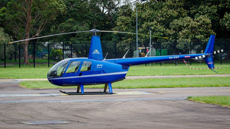 Robinson R44