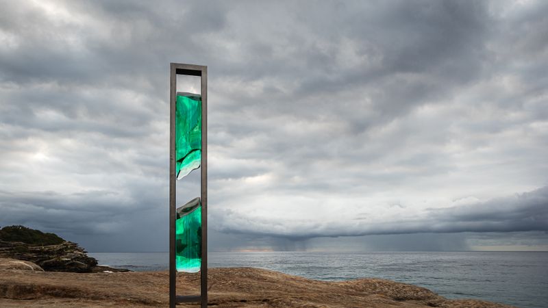 Sculpture Emerald Guillotine 