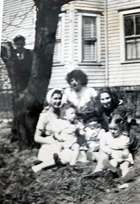 Margie, Nina, Ellie with Margo and Cathy