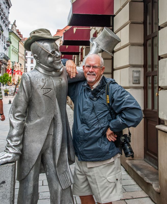Chris statue hat.jpg