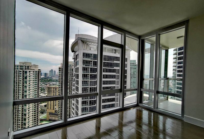 Lincoln Tower Proscenium 2BR for Lease