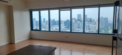 3BR Loft in One Rockwell West