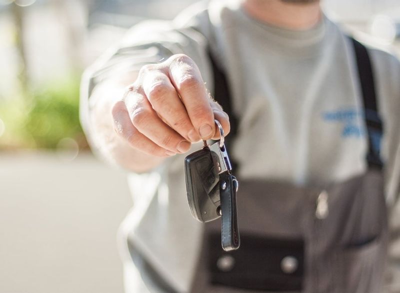 Car-key-cut-and-replacemen.jpeg