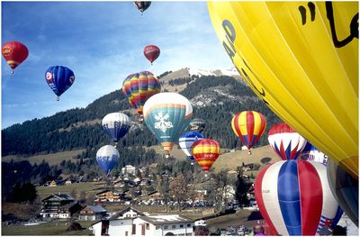 Montgolfière, Hot-air ballons