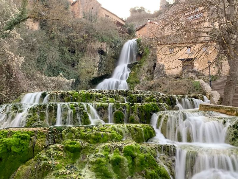 Cascada a la entrada