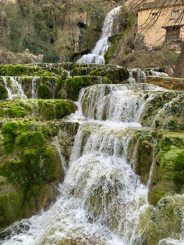 Cascada a la entrada