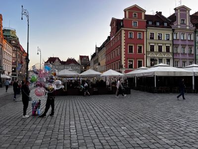 Vendors everywhere