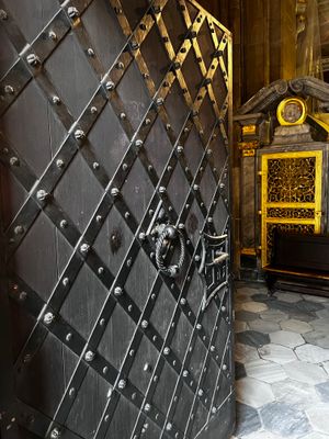 Another neat door