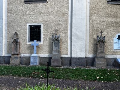 Monuments to the heros and fallen, all over the place.