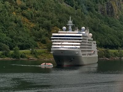 Large cruise ship near Geiranger